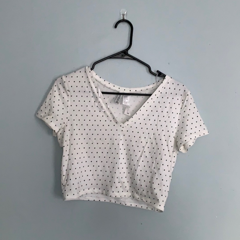 Divided polkadot crop-top